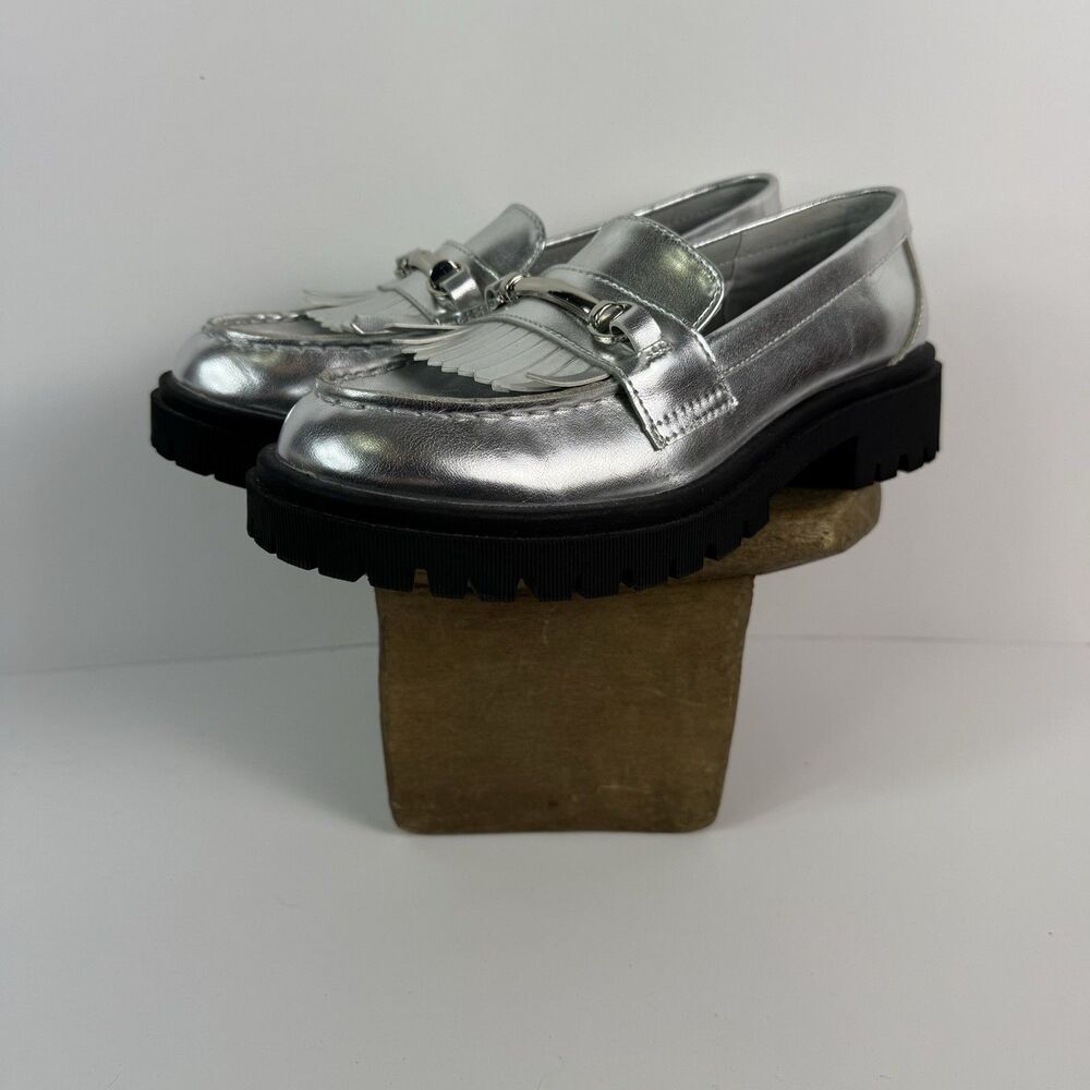 OLD NAVY Women Faux Leather Chunky Heel Silver Loafers Size 9